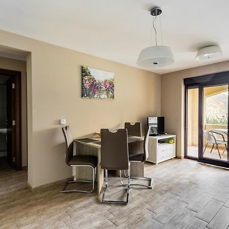 Keystone Apartments Donji Morinj Ngoại thất bức ảnh