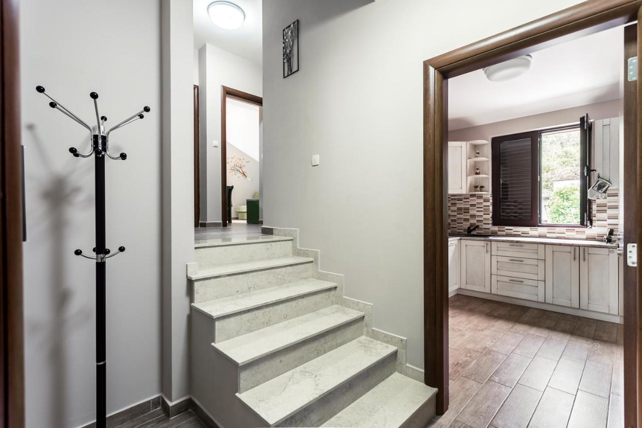 Keystone Apartments Donji Morinj Ngoại thất bức ảnh