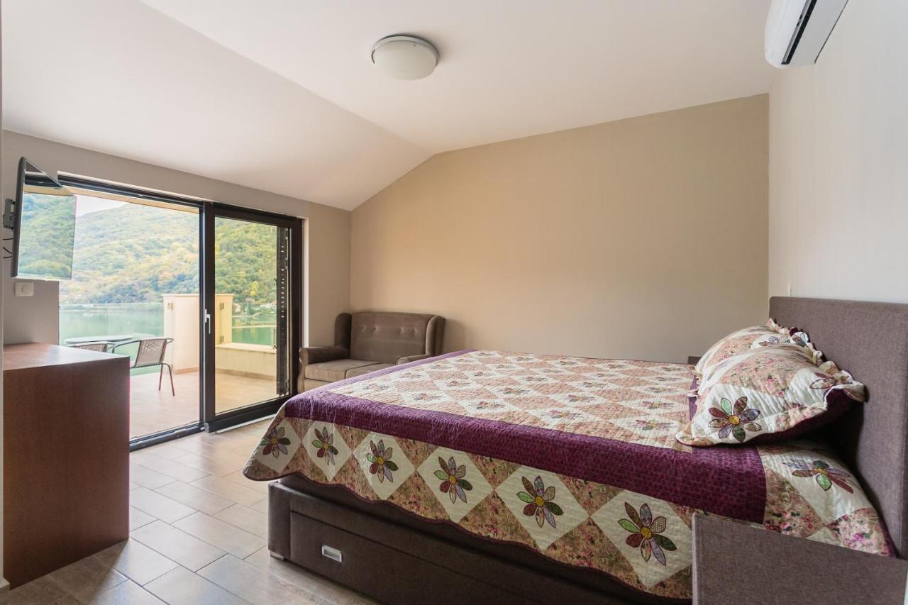 Keystone Apartments Donji Morinj Ngoại thất bức ảnh