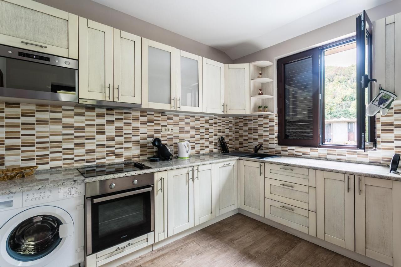 Keystone Apartments Donji Morinj Ngoại thất bức ảnh