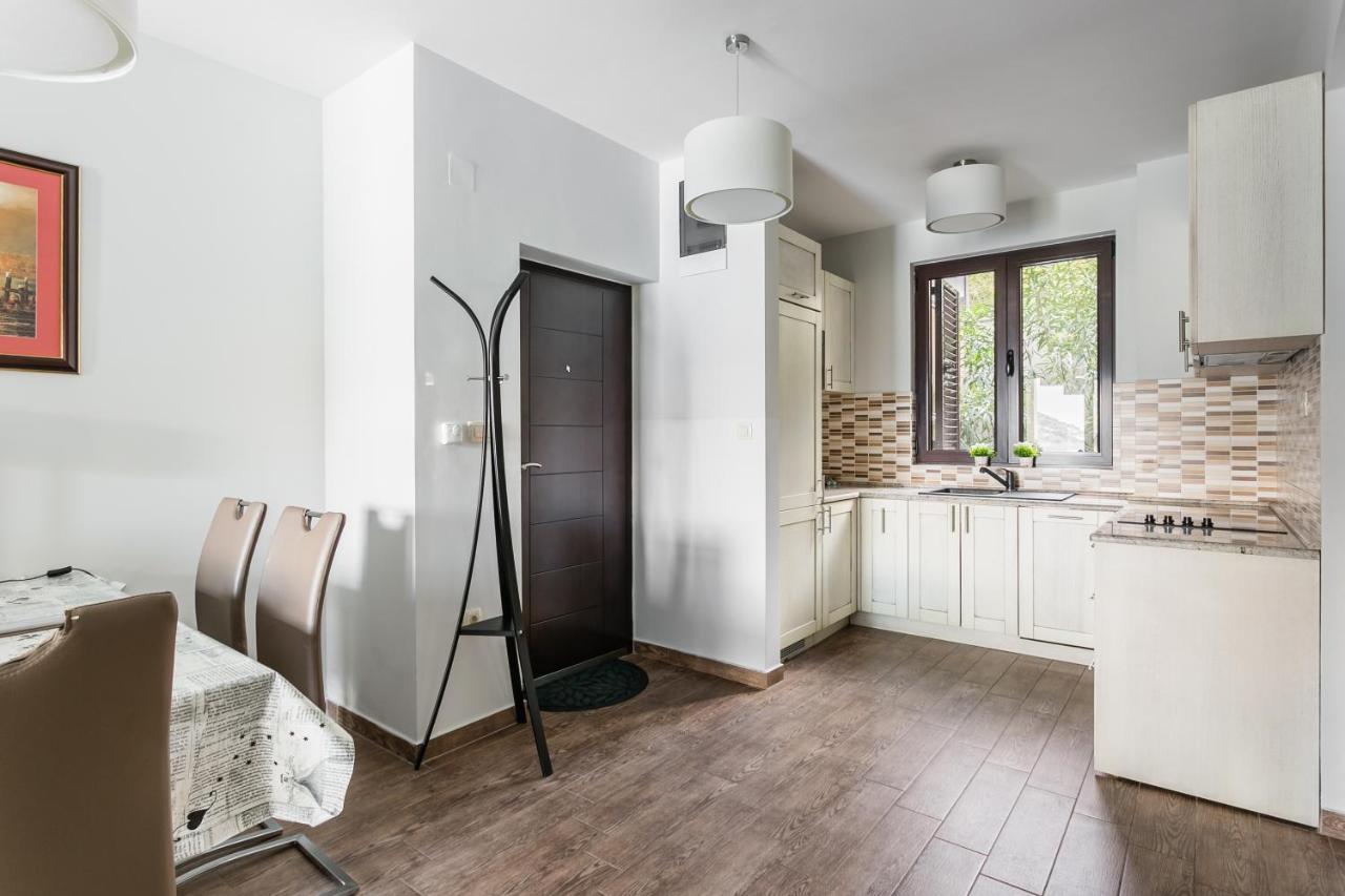 Keystone Apartments Donji Morinj Ngoại thất bức ảnh