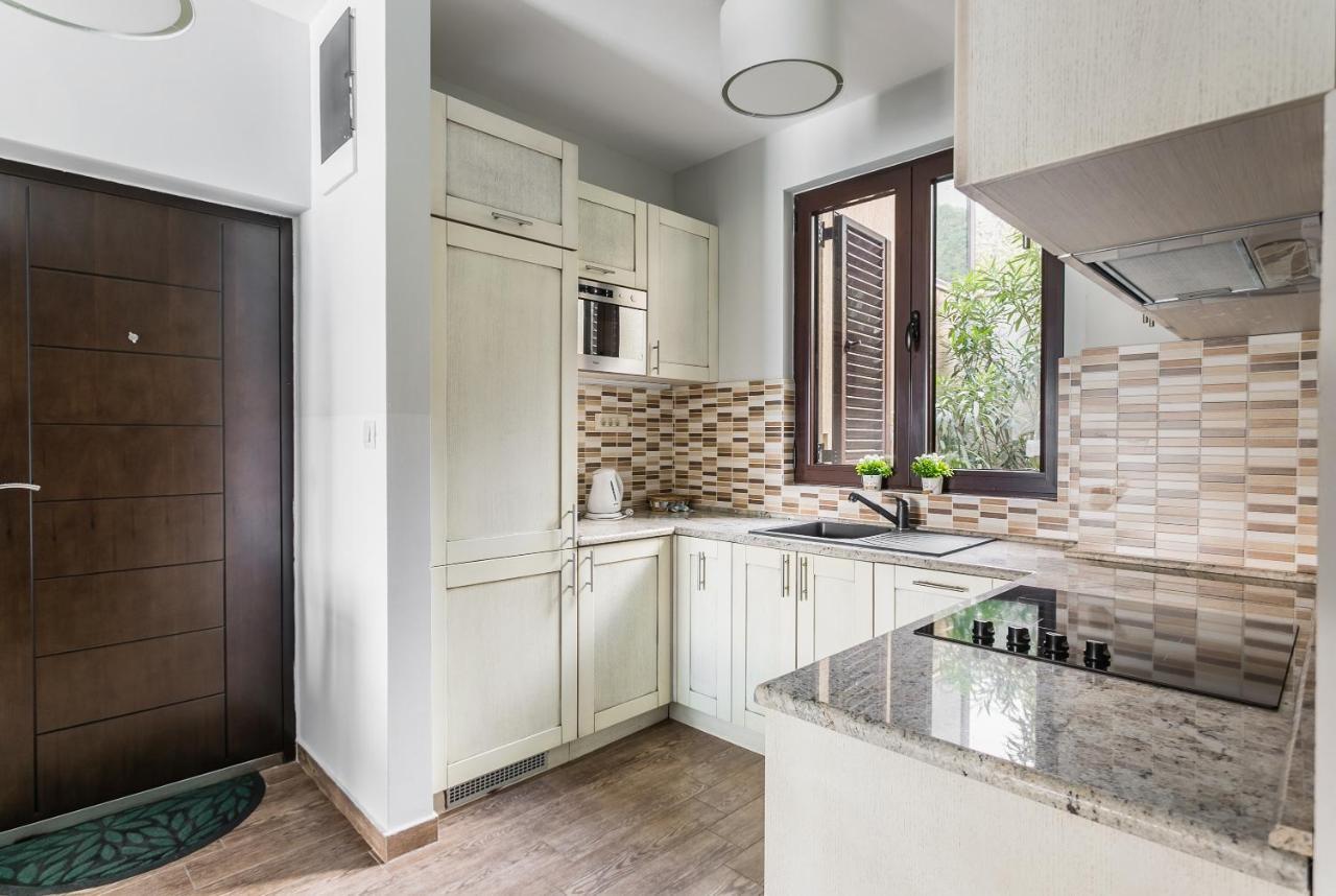 Keystone Apartments Donji Morinj Ngoại thất bức ảnh